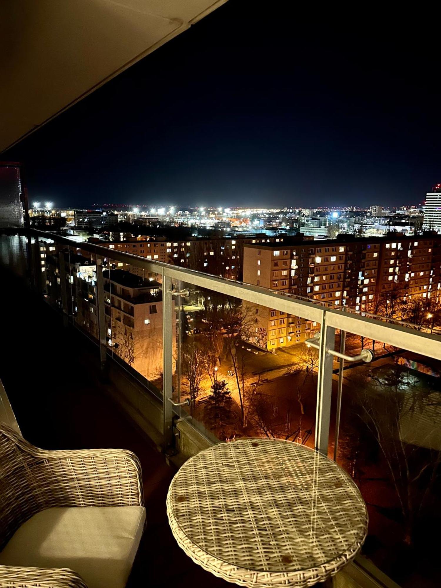 Sunny Apartment With Amazing Terrace On The 13Th Floor Near City Center Братислава Экстерьер фото