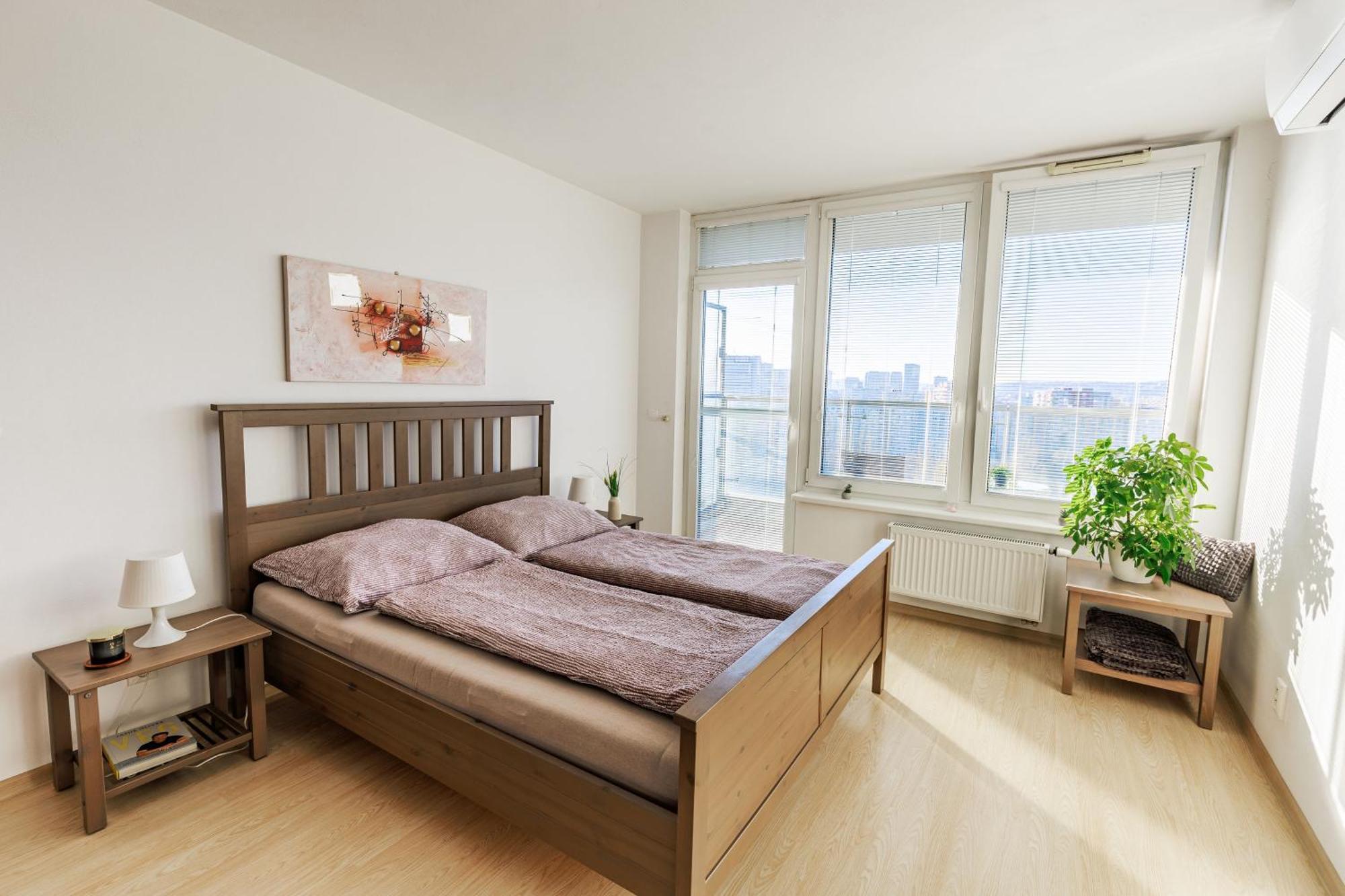 Sunny Apartment With Amazing Terrace On The 13Th Floor Near City Center Братислава Экстерьер фото