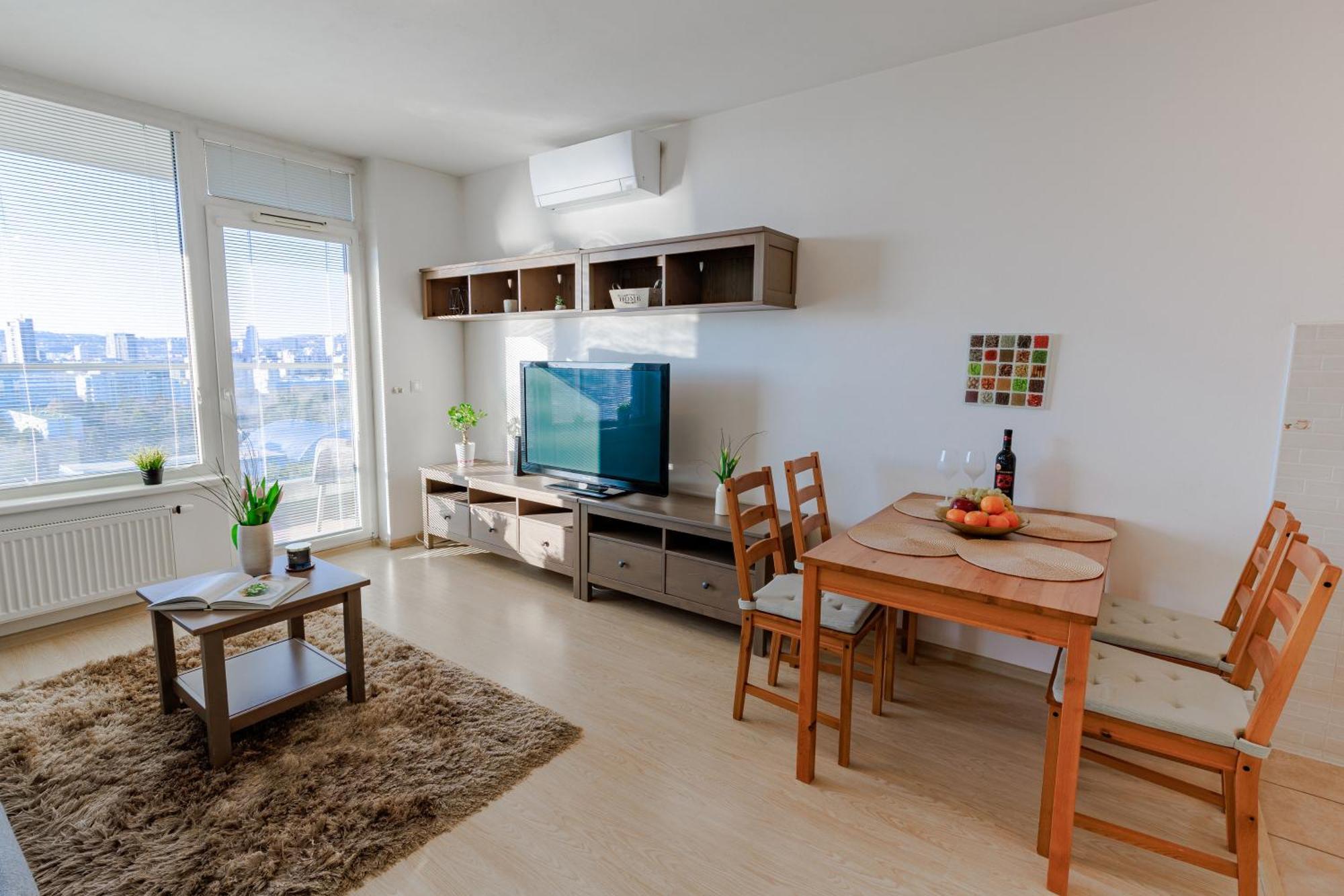Sunny Apartment With Amazing Terrace On The 13Th Floor Near City Center Братислава Экстерьер фото